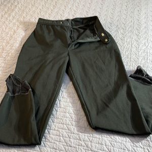 Women’s vintage size 10 wool  blend ski pant in good condition.
